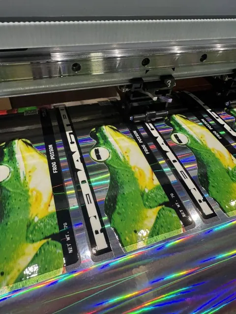 พิมพ์สีบนวัสดุ Hologram