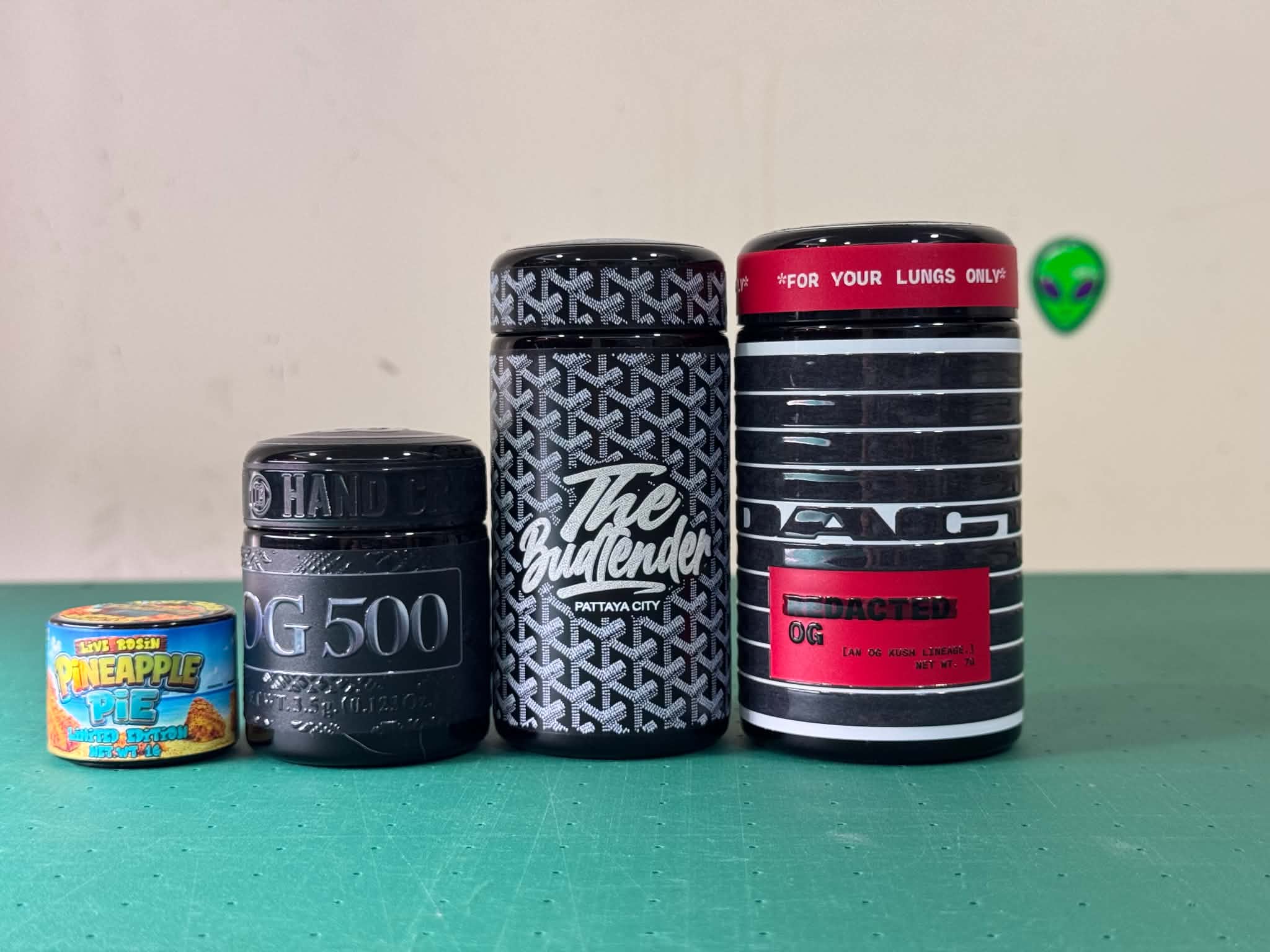 STICGA black jar collection: short 5ml and 50ml jars, tall 100ml and 150ml jars